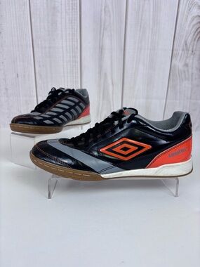 Umbro Men’s Dynamis Indoor Turf Soccer Shoes Low Top Sneaker Black Orange Sz 6.5